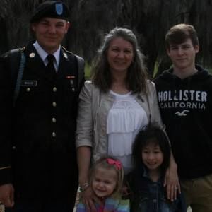 Meet your Posher, Dana